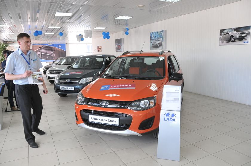 Более 400 тысяч машин продано в России по программам господдержки