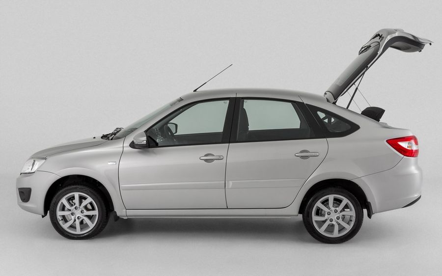 АВТОВАЗ реализовал более 55 тысяч лифтбэков LADA Granta