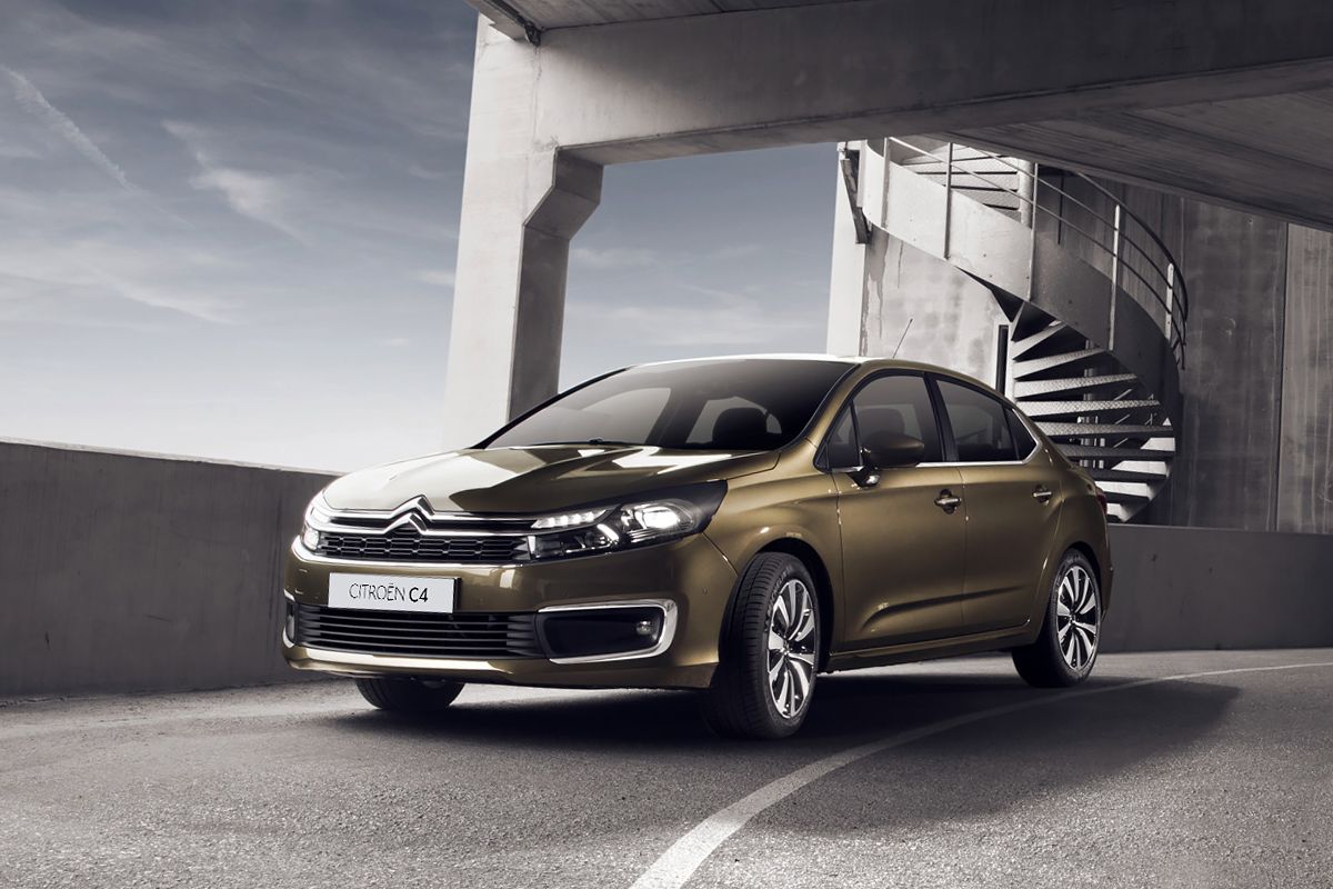 Citroen привезет обновленный седан С4 в Россию осенью