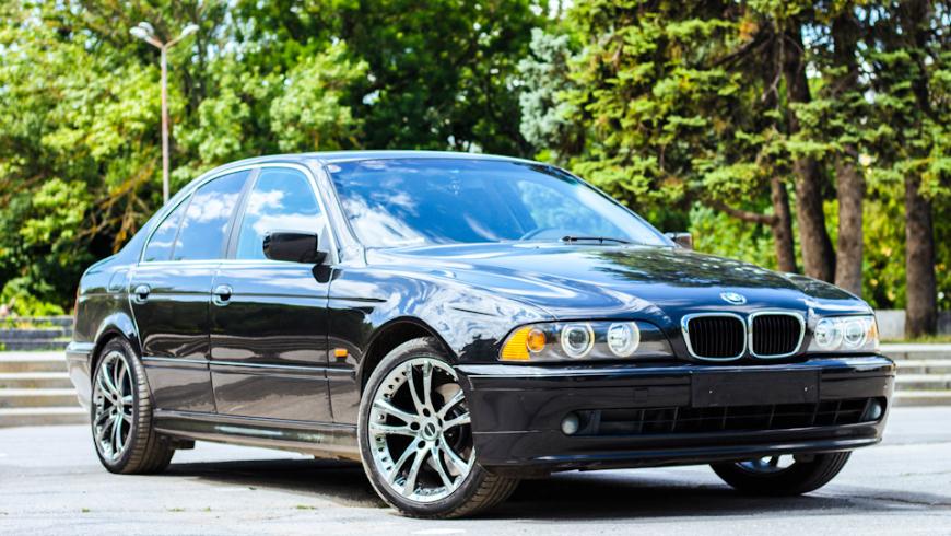 Массовый отзыв старых BMW в РФ - более 4 000 седанов 