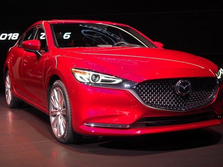 Обновленную Mazda6 показали живьем