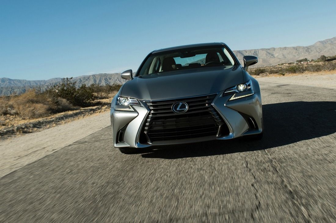 Ещё один Lexus изменился: другой дизайн и турбомотор