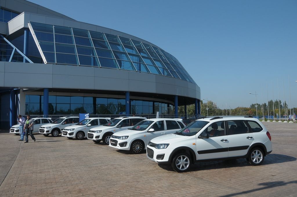 Первые LADA Kalina Cross достались хоккеистам