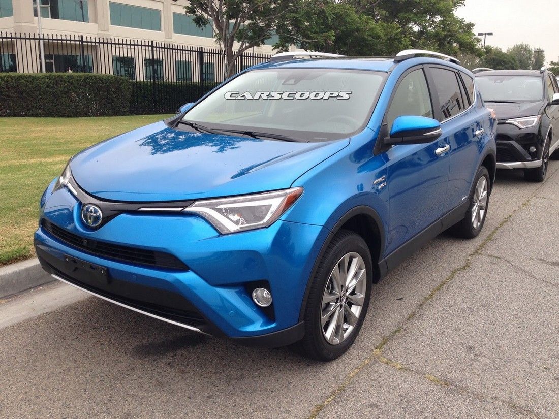 Появились «живые» фото обновлённого Toyota RAV4 