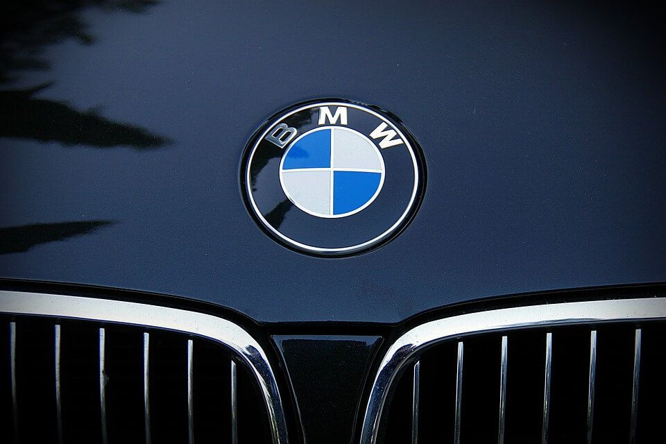 Программное обеспечение подвело 684 BMW в России