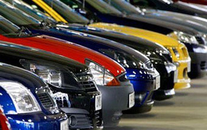 Цены на автомобили в России продолжают расти