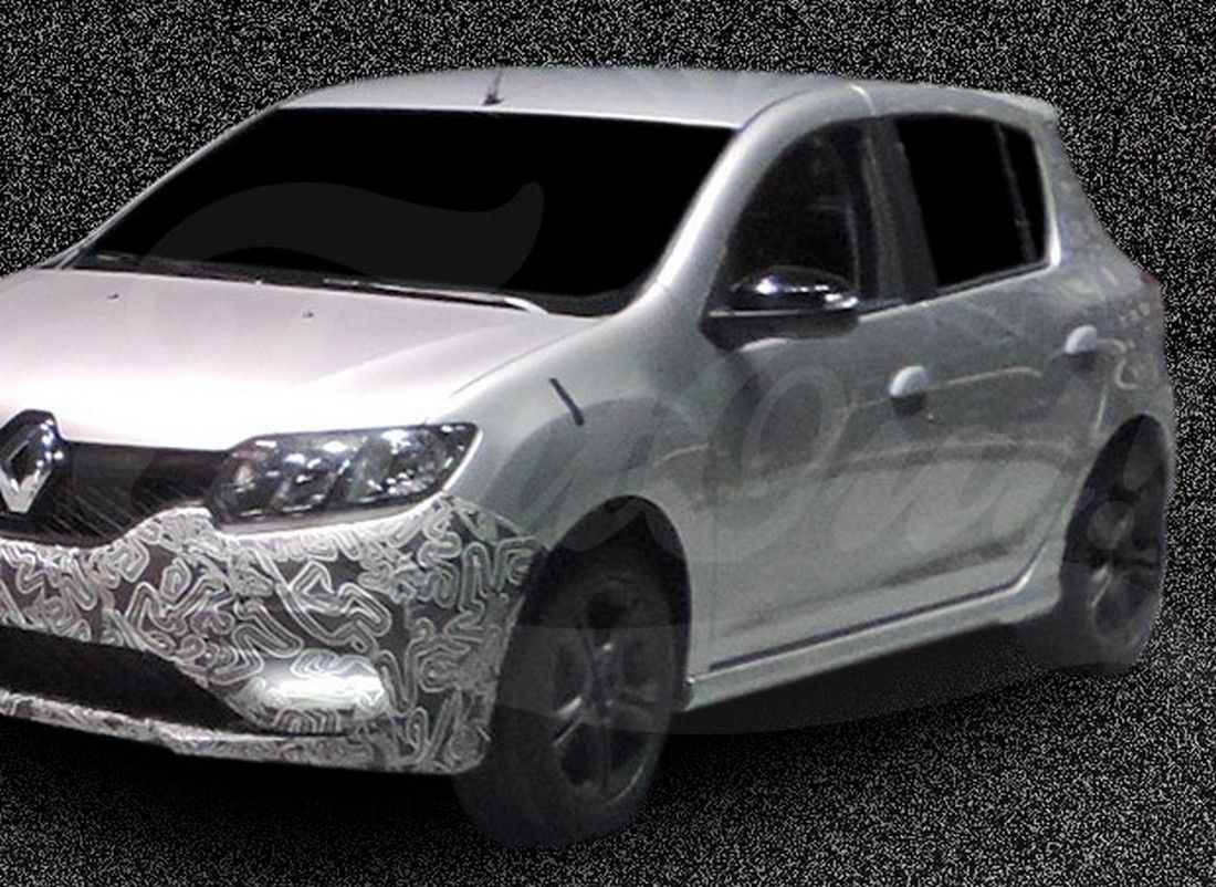 «Заряженный» Renault Sandero застукали почти без камуфляжа