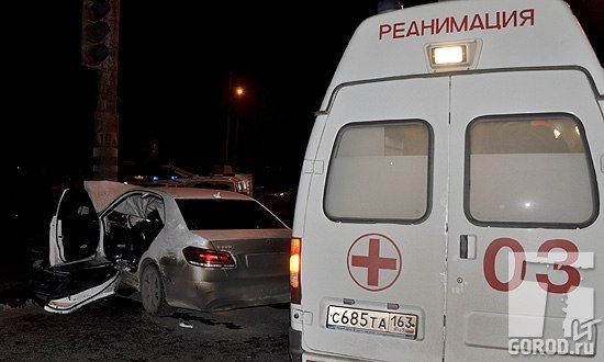 Хоккеисты тольяттинской «Лады» врезались в столб 