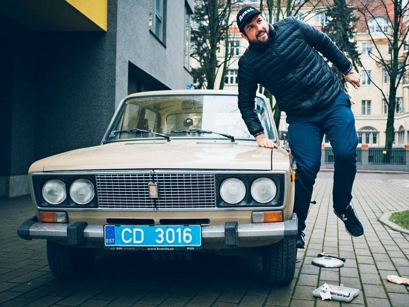 Американский дипломат купил себе старые "Жигули"