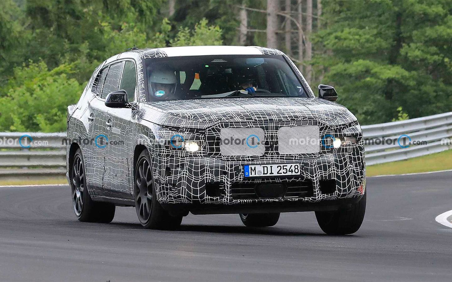 BMW X8. Все, что нужно знать о самом крутом баварском кроссовере