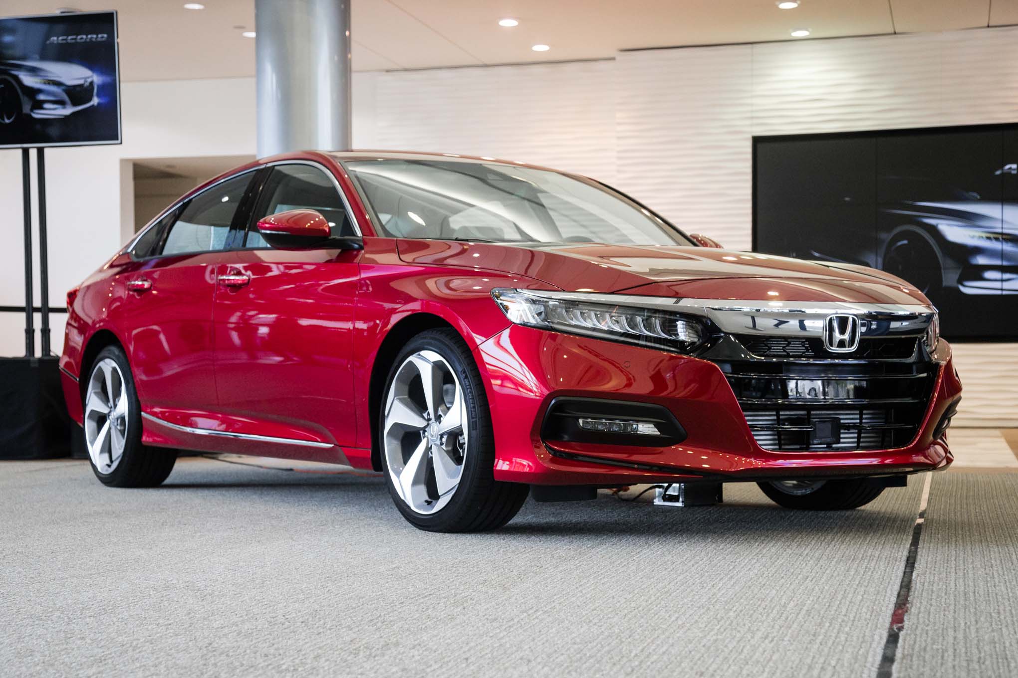 Рестайлинговая Honda Accord приедет в феврале