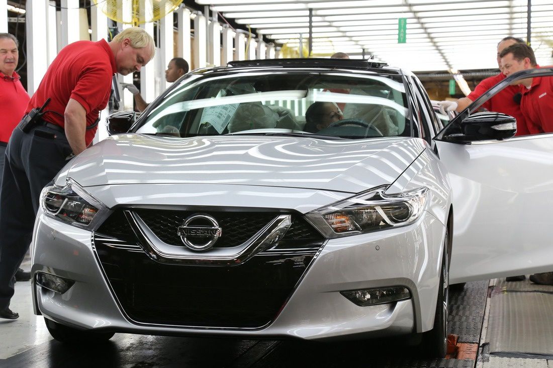 Стартовало производство «спорт-седана» Nissan