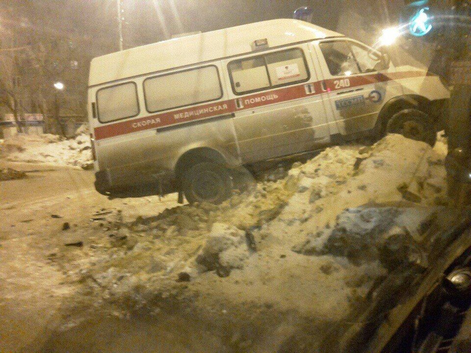 Карета скорой помощи попала в ДТП