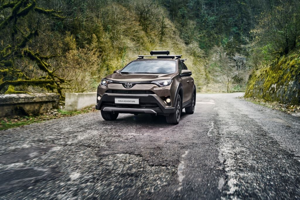 Toyota выпустила специальную серию RAV4 - Adventure