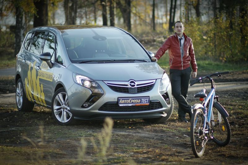 Opel Zafira Tourer: семейный бизнес-класс