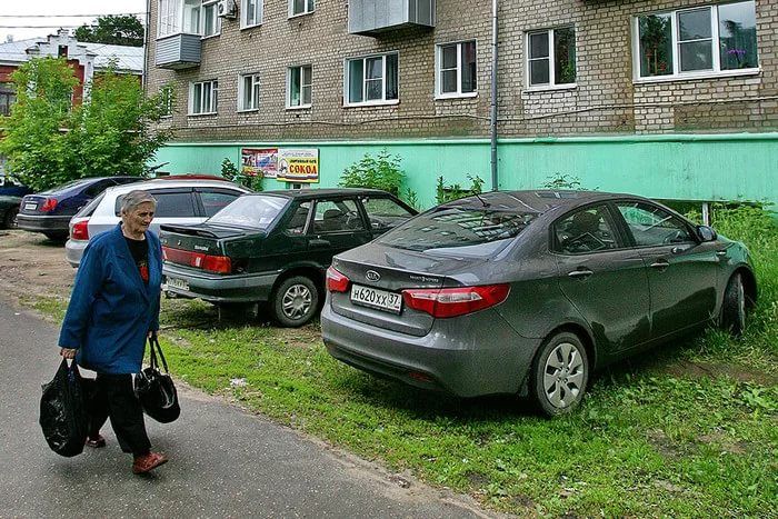 В Самарской области будут сурово штрафовать за парковку на газоне