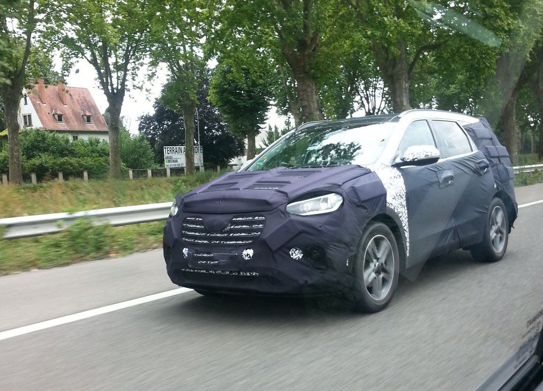 Большой внедорожник Hyundai выкатили на тесты