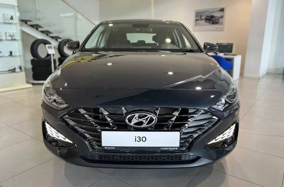 Партию Hyundai i30 завезли российским дилерам