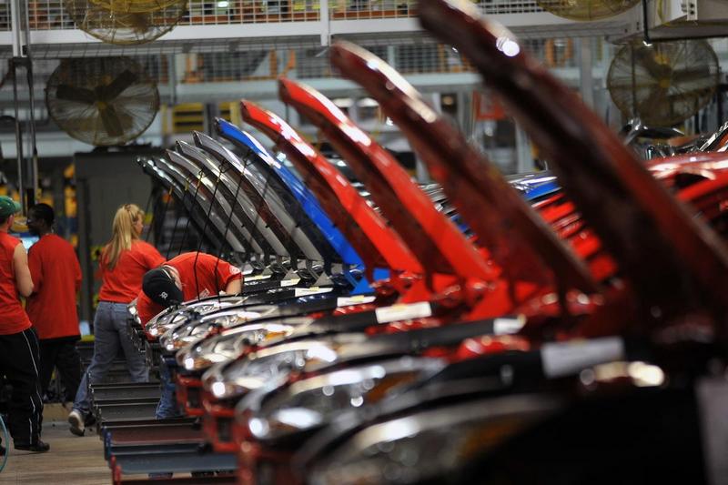 Производство автомобилей в России упадет на 10%