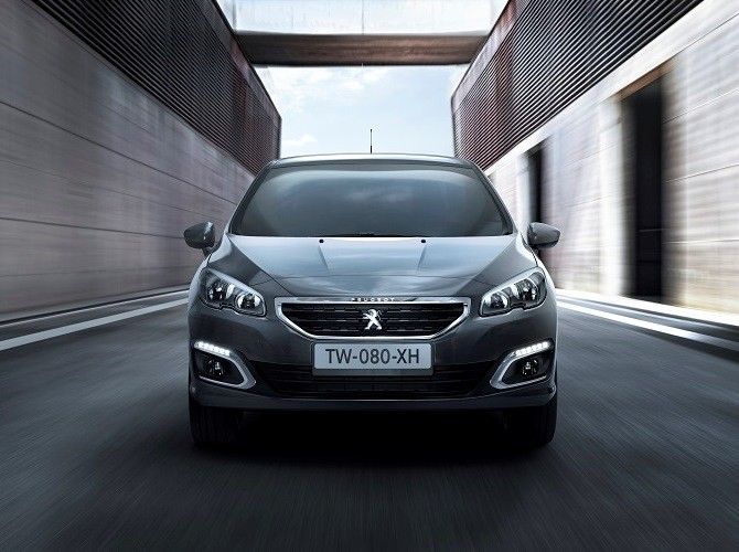 Обновленный седан Peugeot 408 в России