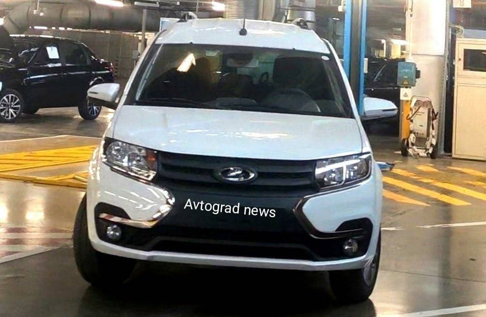 "Скоро осень, за окнами Largus..."