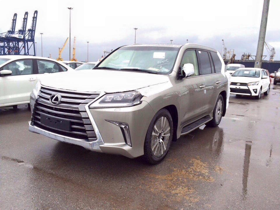 Большой внедорожник Lexus предстал в обновлённом виде