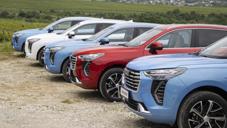 Топ-10 самых популярных китайских автомобилей в России  
