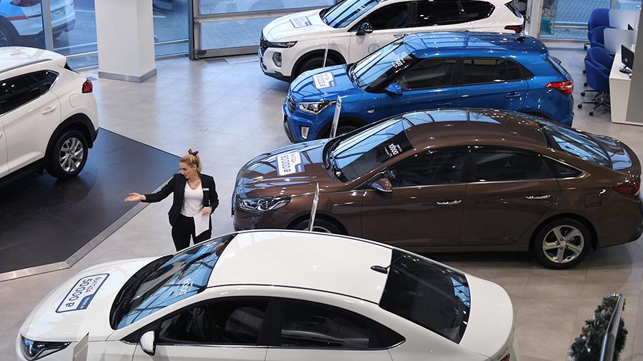 Продажи новых легковых автомобилей в России сократились в марте на 5,7%