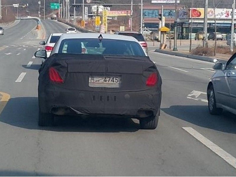 Новый седан Hyundai выбрался на тесты
