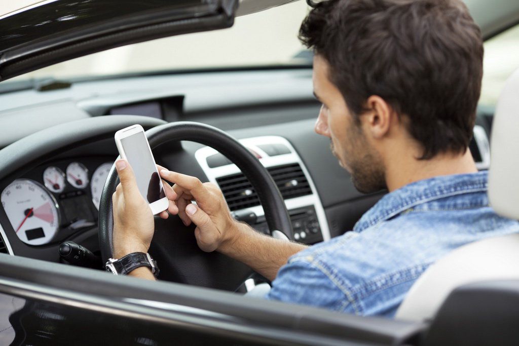 Бесплатные мобильные приложения для автомобилиста: что скачать