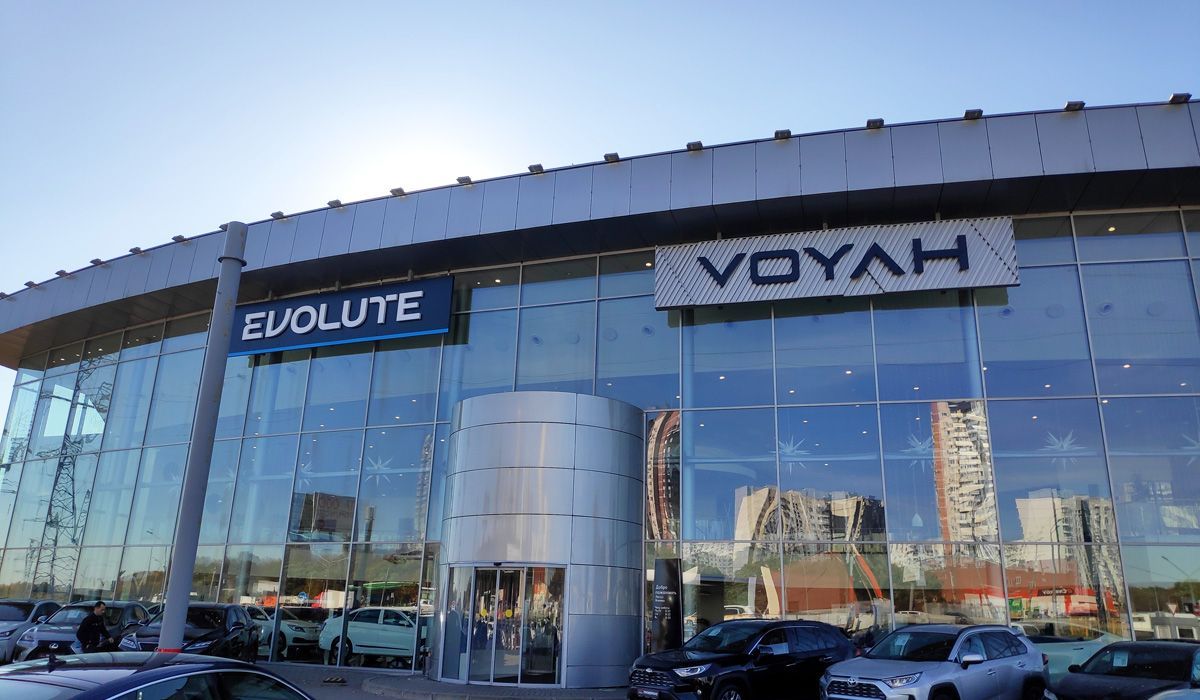  В России открылся первый автосалон электрического седана Evolute i-Pro  