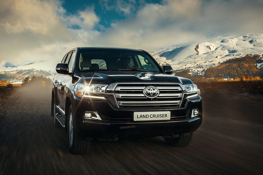 До России добрался обновлённый Toyota Land Cruiser 200. Известны цены