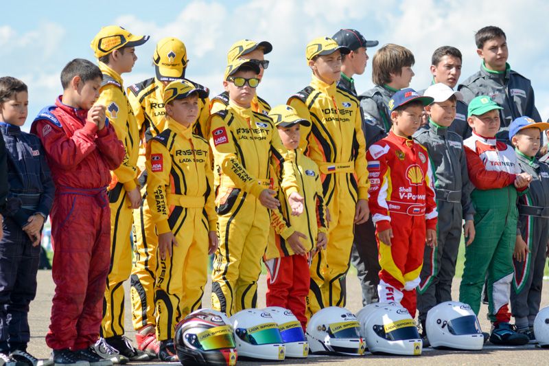 Полный набор наград картингистов LADA Sport ROSNEFT
