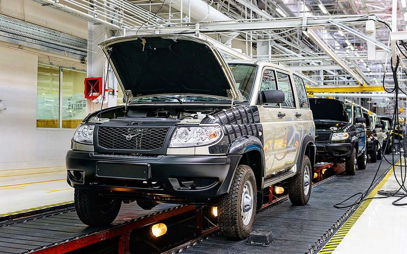 УАЗ начнет год с остановки конвейера на месяц 