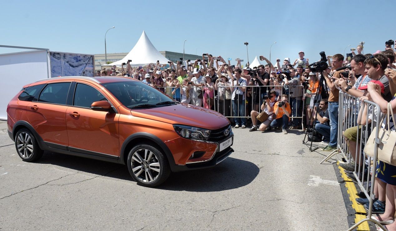 Обозначен срок выхода Lada Vesta SW Cross в продажу