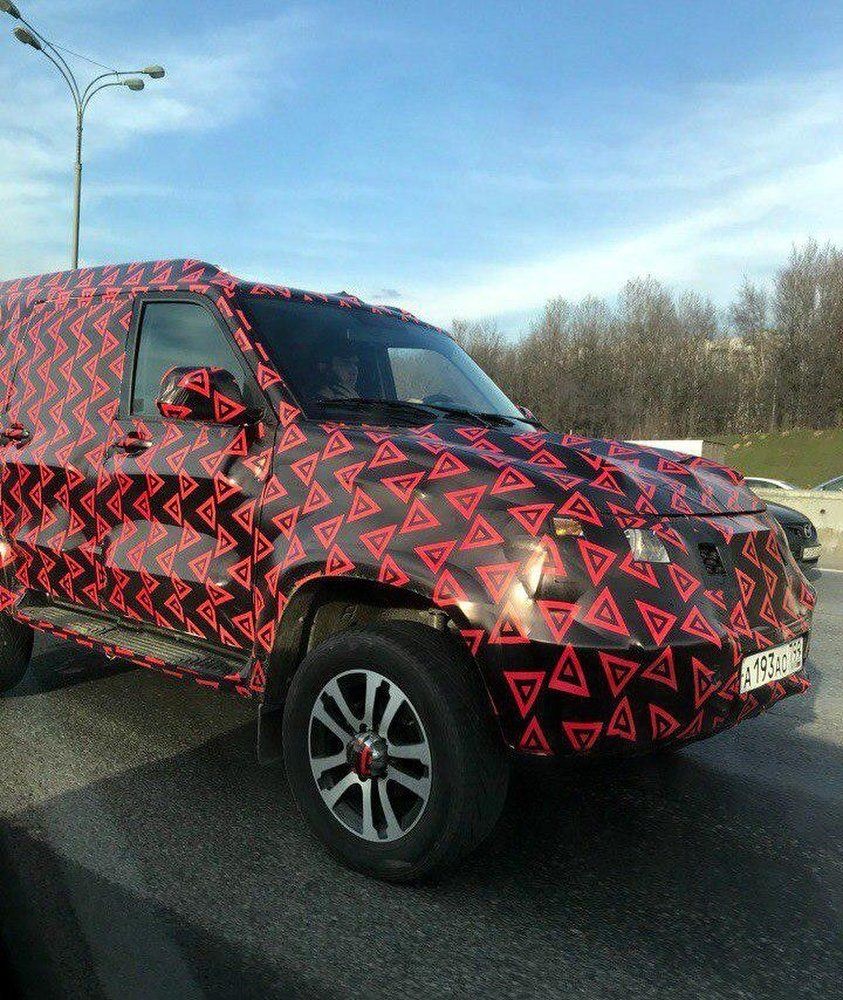 Загадочный УАЗ "Патриот". С автоматом?