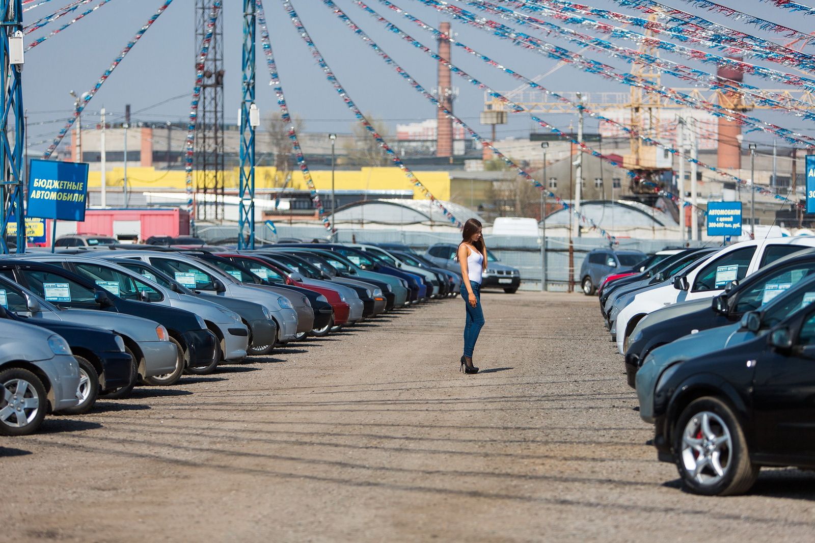 &laquo;Известия&raquo;: автомобили с&nbsp;пробегом обошли новые авто по&nbsp;числу запросов на&nbsp;кредит