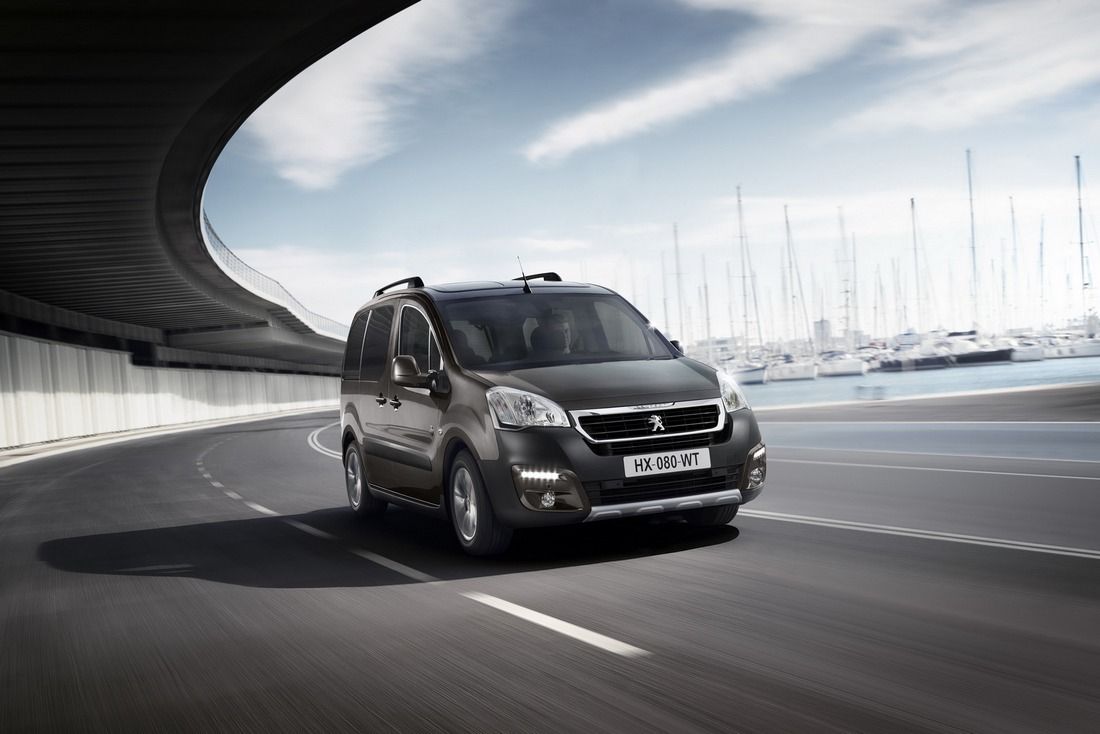 В Peugeot обновили всю линейку Partner 
