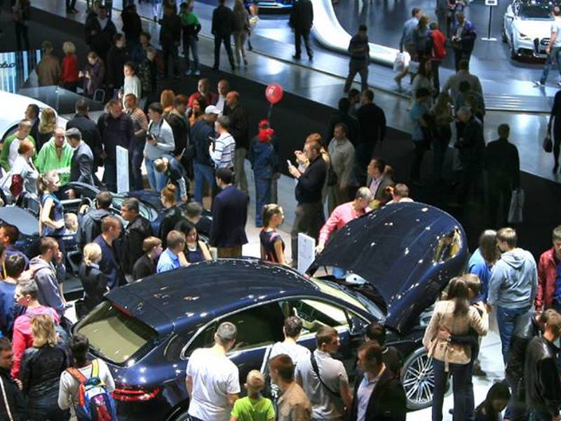 Производители начали отказываться от участия в Московском автосалоне