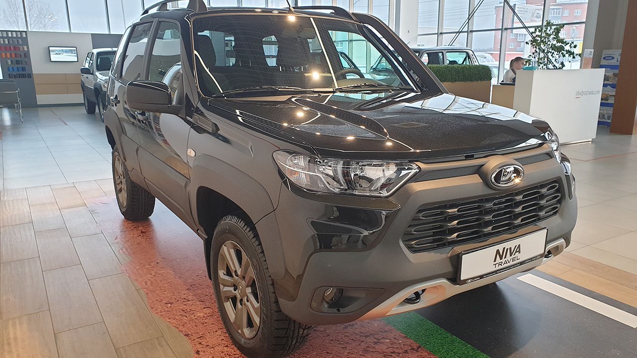 Станут ли дешевле упрощенные LADA без импортных комплектующих?  