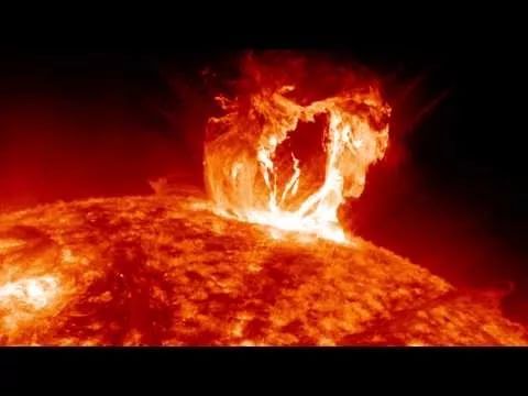 Из-за вспышки на Солнце лучше пока воздержаться от поездок