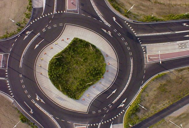 Новшество на дорогах - турбоперекрестки. Как по ним ездить? 