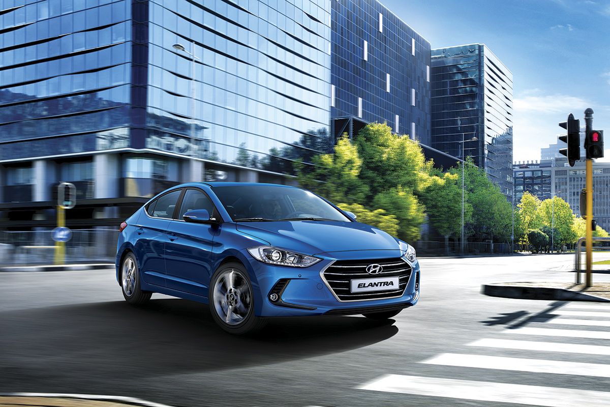 Hyundai представила седан Elantra нового поколения