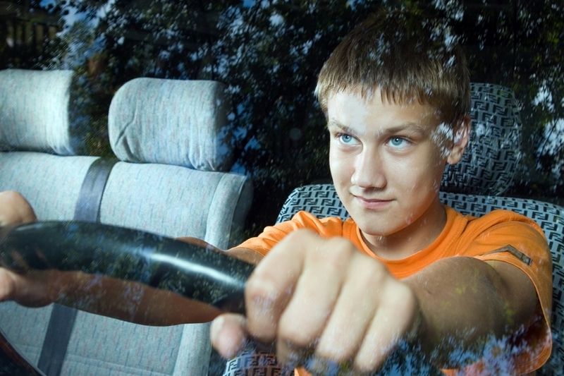 В России хотят выдавать водительские права в 16 лет
