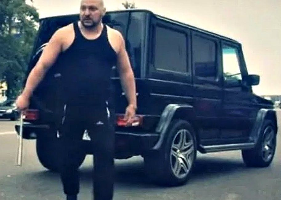 Если помешал на парковке опасным людям