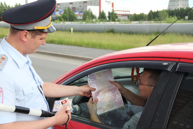 Автомобилисты смогут ездить без бумажных полисов ОСАГО