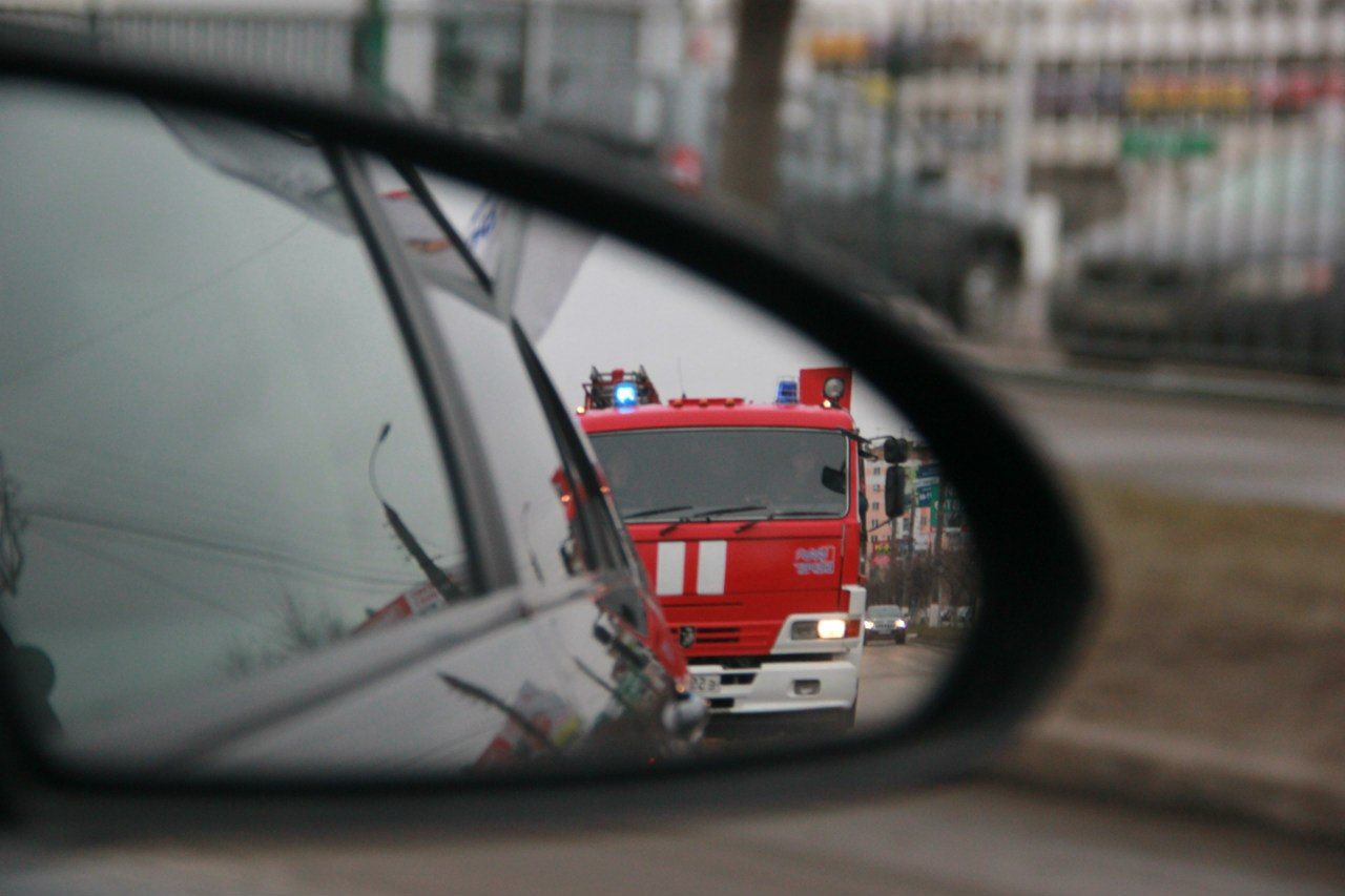 Тольяттинские водители игнорируют машины с «мигалками»