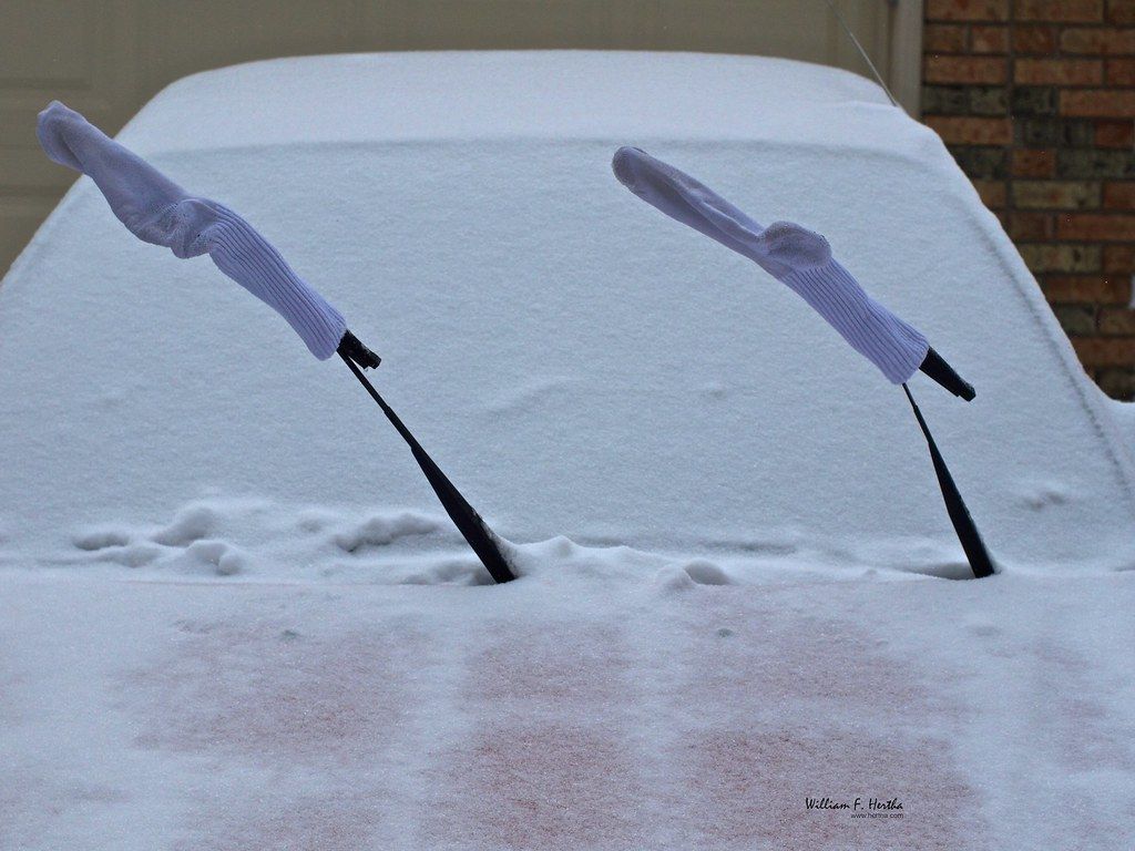 Как предотвратить налипание снега на автомобиль