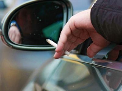 Вступили в силу штрафы за выброшенные из машины окурки