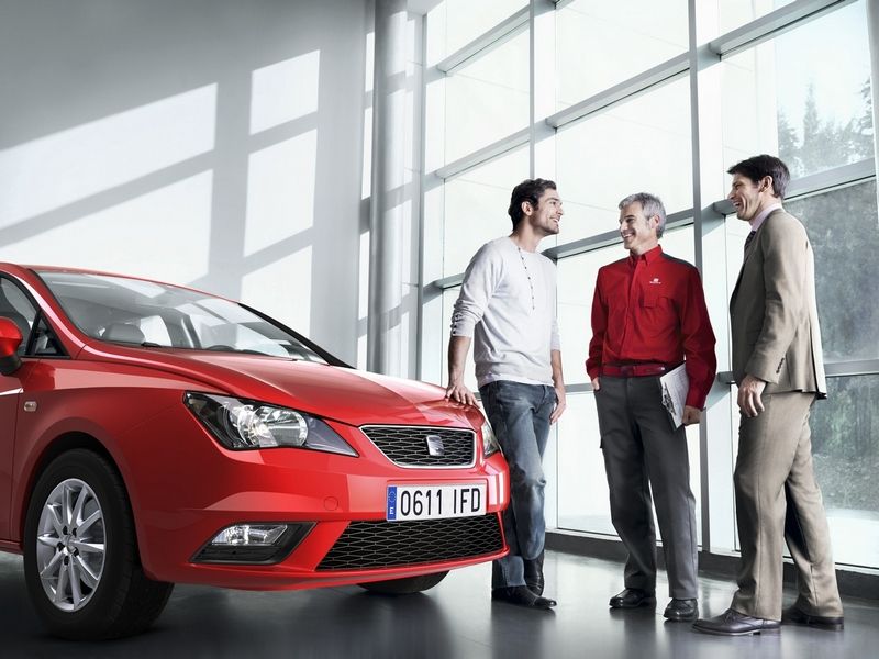 Дилеры просят помочь им распродать автомобили SEAT
